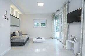 Tomana Apartment with Jacuzzi