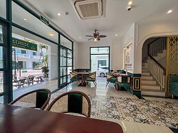 MARINA SEASIDE BOUTIQUE HOTEL