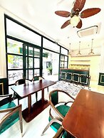 MARINA SEASIDE BOUTIQUE HOTEL