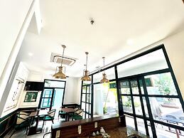 MARINA SEASIDE BOUTIQUE HOTEL