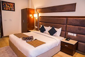 Montrose 11 Boutique