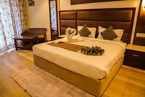 Montrose 11 Boutique