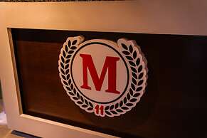 Montrose 11 Boutique