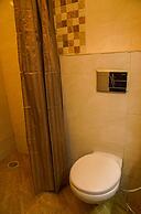 Montrose 11 Boutique