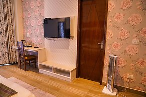 Montrose 11 Boutique