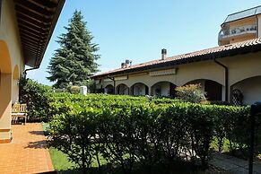 The Three Moons Apartment