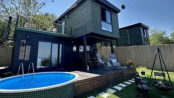 No95 Deluxe Bungalov