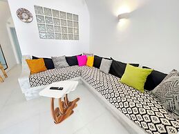 Poli Cave House - Fira Santorini
