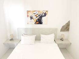 Poli Cave House - Fira Santorini