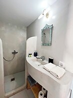 Poli Cave House - Fira Santorini