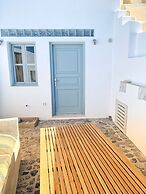 Poli Cave House - Fira Santorini
