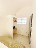 Poli Cave House - Fira Santorini