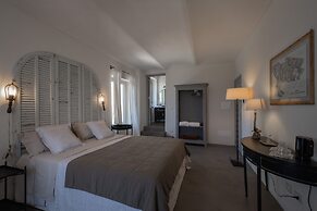 THERESA SULLA COLLINA