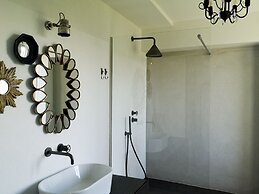 THERESA SULLA COLLINA