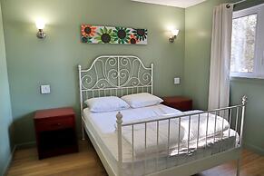 Lakepoint Cottage Resort