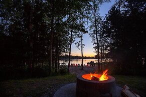 Lakepoint Cottage Resort