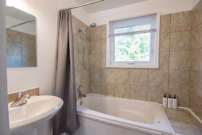 Lakepoint Cottage Resort