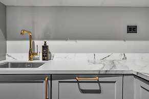 Enter St. Elisabeth Suites