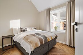 Enter St. Elisabeth Suites