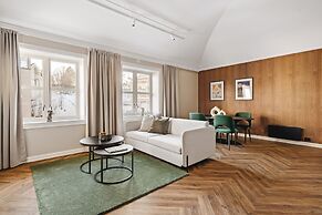 Enter St. Elisabeth Suites