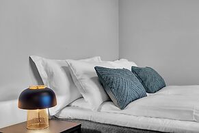 Enter St. Elisabeth Suites