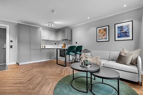 Enter St. Elisabeth Suites