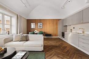 Enter St. Elisabeth Suites