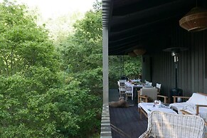 Geresnationalpark-cabin-6bed-balcony-pool-views