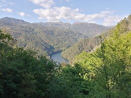 Geresnationalpark-cabin-6bed-balcony-pool-views