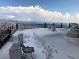 Reina Boutique Hotel - Murree