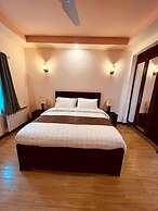 Reina Boutique Hotel - Murree