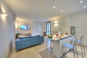 Agata Maisonette- Historical Center