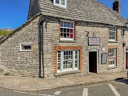Lodge 8