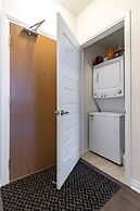 Premium 1 Bed w Rental Car Netflix Amazon