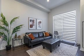Premium 1 Bed w Rental Car Netflix Amazon