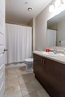 Premium 1 Bed w Rental Car Netflix Amazon