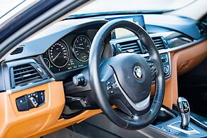 Premium 1 Bed w Rental Car Netflix Amazon