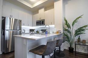 Premium 1 Bed w Rental Car Netflix Amazon