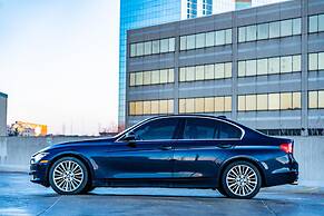 Premium 1 Bed w Rental Car Netflix Amazon