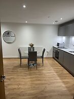 Spacious 2-bed Apartment in Whyteleafe
