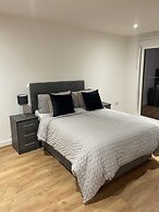 Spacious 2-bed Apartment in Whyteleafe