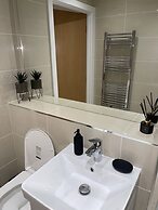 Spacious 2-bed Apartment in Whyteleafe
