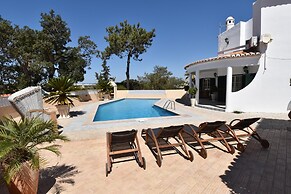 Villacasatulipa-sleeps4-garden-pool-bbq-ac