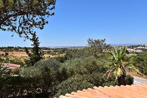 Villacasatulipa-sleeps4-garden-pool-bbq-ac