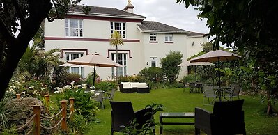 ROSE COURT HOLIDAY APARTMENTS