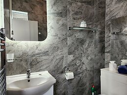 ROSE COURT HOLIDAY APARTMENTS