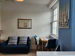 ROSE COURT HOLIDAY APARTMENTS