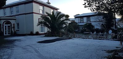 ROSE COURT HOLIDAY APARTMENTS