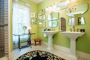 The Bird & Butterfly Inn