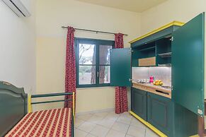 1 Ala Birdi Cottage 150m From The Beach